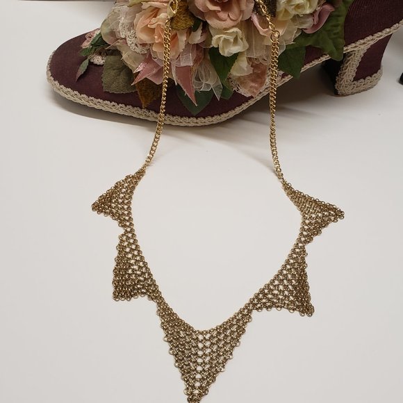 Unique Chain Cluster Bib Necklace - Picture 2 of 5